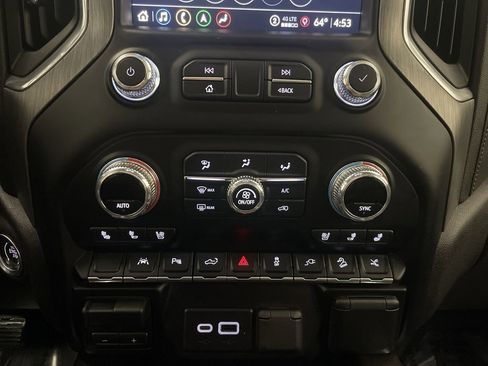 Used 2021 GMC Sierra 1500 Denali w/ Denali Premium Package image 12