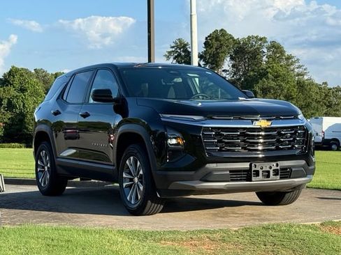 Used 2026 Chevrolet Equinox LT w/ LPO, Floor Liner Package FWD image 1