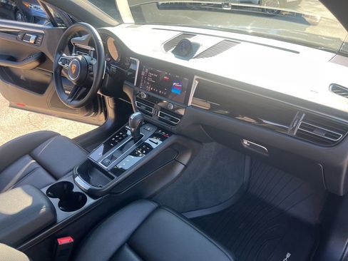 Used 2022 Porsche Macan image 22