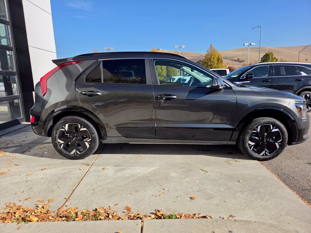 Certified 2026 Kia Niro Wind w/ Wind Preserve Package FWD image 2