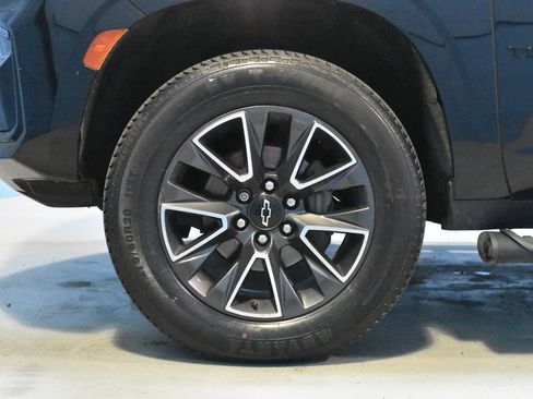 Used 2021 Chevrolet Tahoe Z71 w/ Luxury Package AWD/4WD image 28