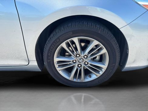 Used 2016 Toyota Camry SE w/ Moonroof Package FWD image 43