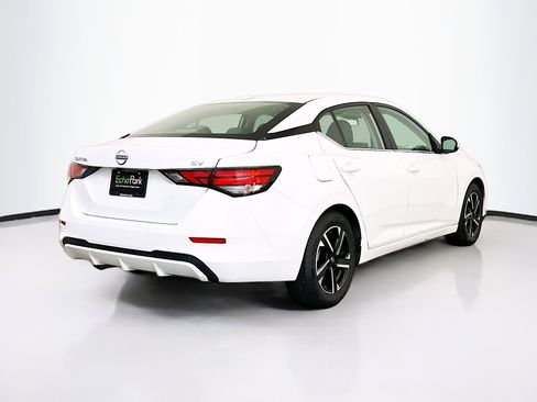 Used 2024 Nissan Sentra SV image 9