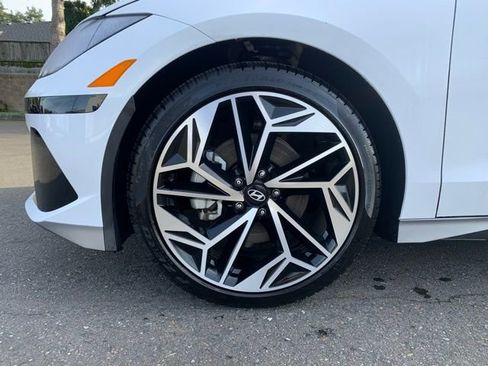 Certified 2024 Hyundai Ioniq 6 SEL image 9