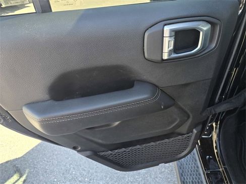 Used 2022 Jeep Wrangler Unlimited Sahara w/ Safety Group image 14