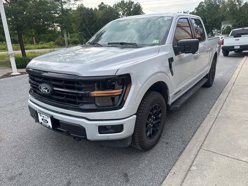 New 2025 Ford F150 XLT w/ Equipment Group 302A MID image 3