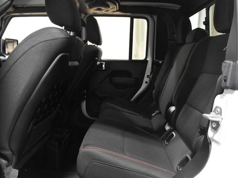 Used 2021 Jeep Gladiator Rubicon image 4