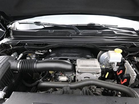 Used 2020 RAM 1500 Laramie AWD/4WD image 11