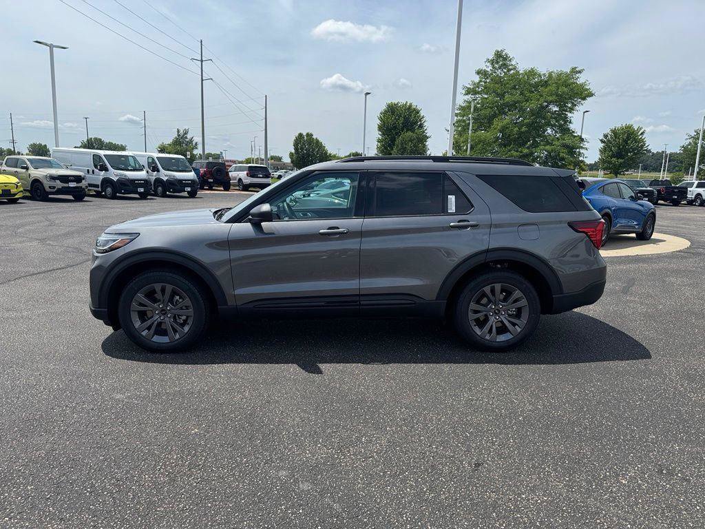 New 2026 Ford Explorer Active w/ Active Comfort Package AWD/4WD image 6