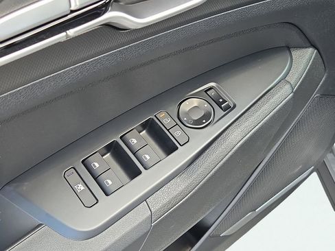 New 2026 Kia Sportage LX image 16