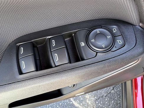 Used 2022 Chevrolet Equinox RS w/ RS Leather Package AWD/4WD image 9