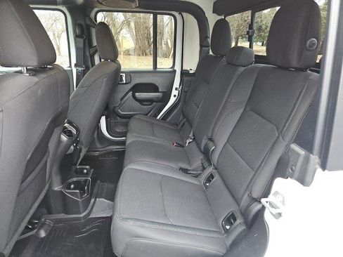 Used 2022 Jeep Gladiator Willys image 18