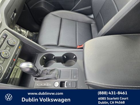 Used 2021 Volkswagen Atlas Cross Sport SE w/ Panoramic Sunroof Package image 21