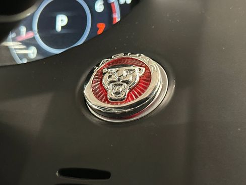 Used 2020 Jaguar E-PACE SE image 34