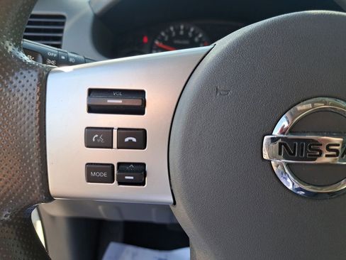 Used 2020 Nissan Frontier SV image 17