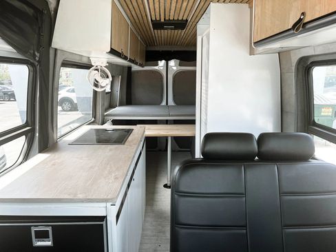 Used 2022 Mercedes-Benz Sprinter 2500 image 30