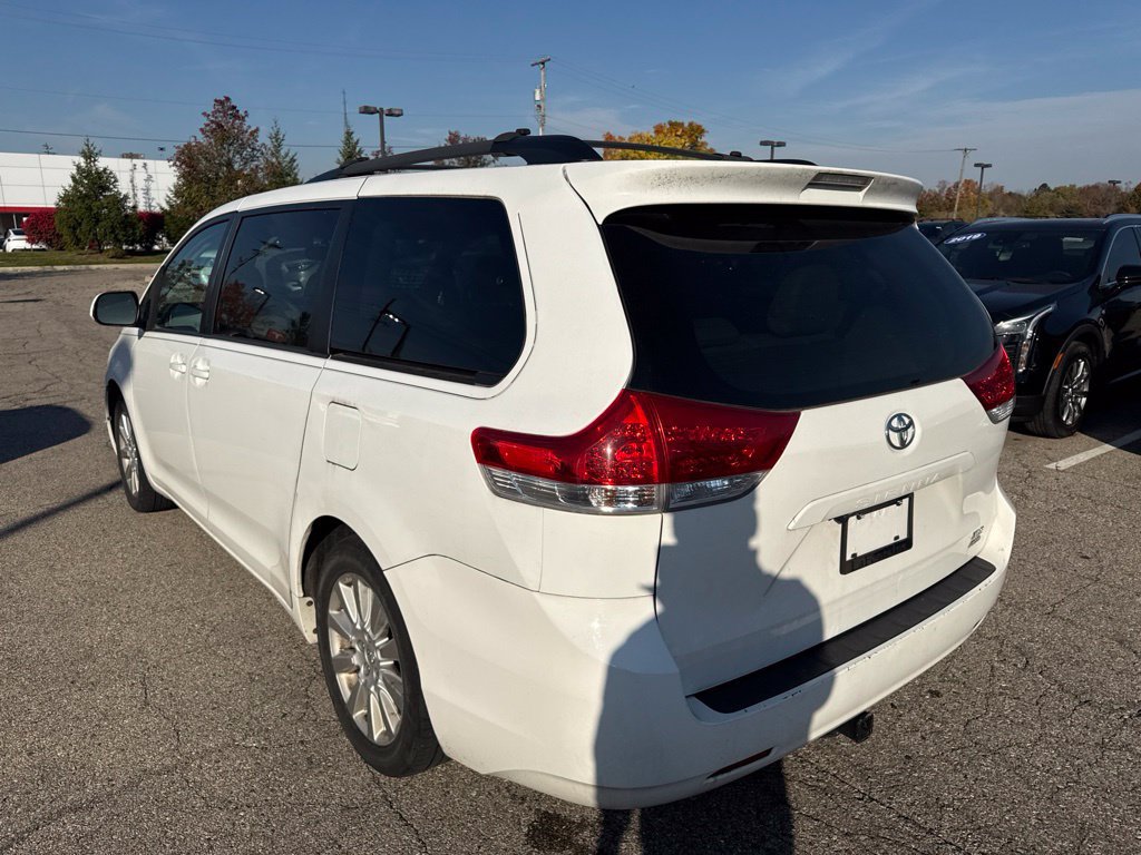 Used 2014 Toyota Sienna XLE AWD/4WD image 7