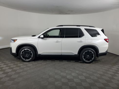 New 2026 Honda Pilot Touring image 7