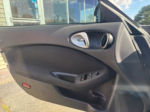 Used 2010 Nissan 370Z Roadster image 20