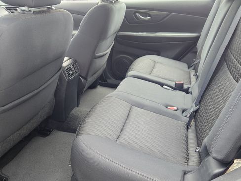 Used 2017 Nissan Rogue S FWD image 10