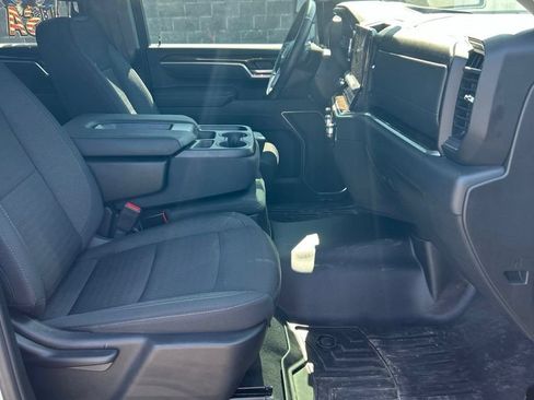 Used 2025 GMC Sierra 2500 SLE w/ Preferred Package AWD/4WD image 12
