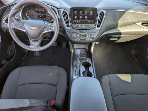 Used 2021 Chevrolet Malibu LS FWD image 9
