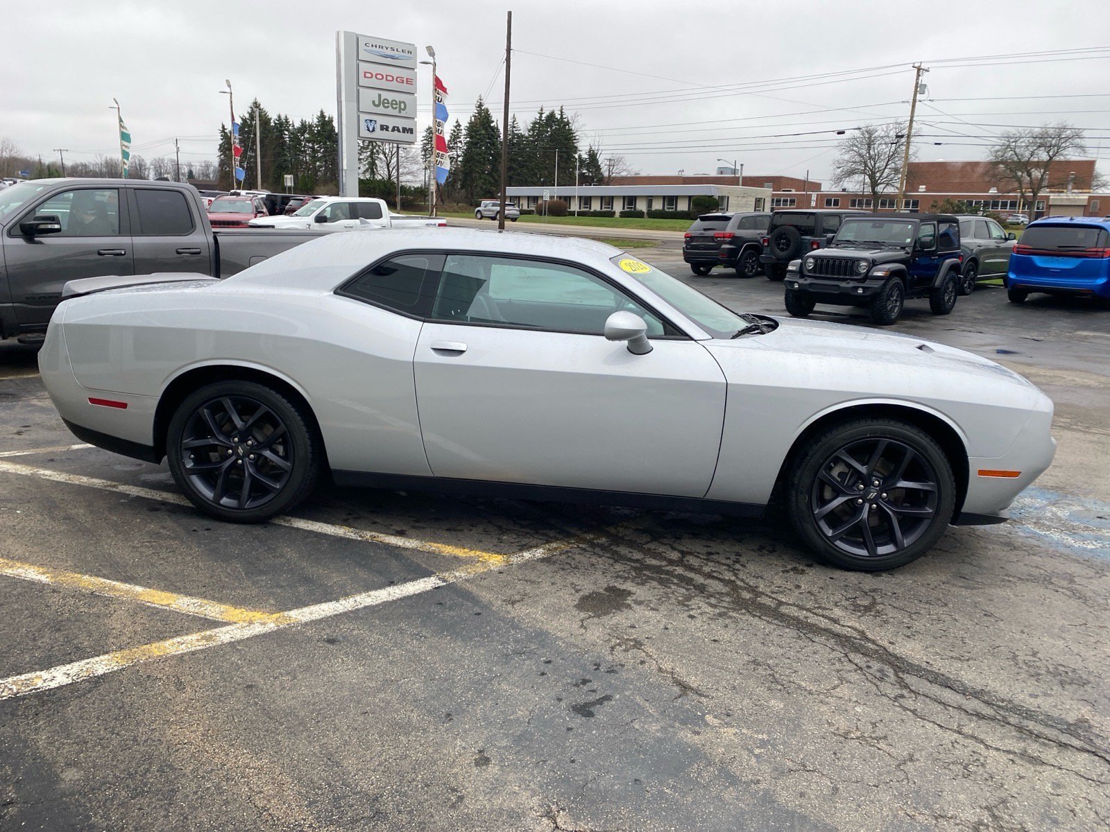 Used 2023 Dodge Challenger SXT w/ Plus Package RWD image 88