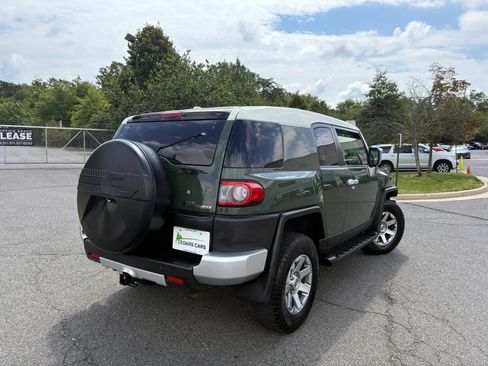 Used 2014 Toyota FJ Cruiser 4WD w/ Upgrade Package image 5