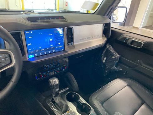 New 2026 Ford Bronco Outer Banks w/ Sasquatch Package AWD/4WD image 19