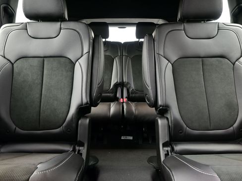 New 2025 Jeep Grand Cherokee L Altitude image 10