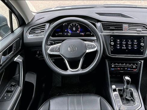 Used 2022 Volkswagen Tiguan SE AWD/4WD image 17