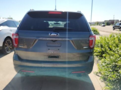 Used 2018 Ford Explorer XLT w/ Equipment Group 202A AWD/4WD image 2
