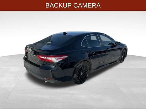 Used 2019 Toyota Camry L image 7