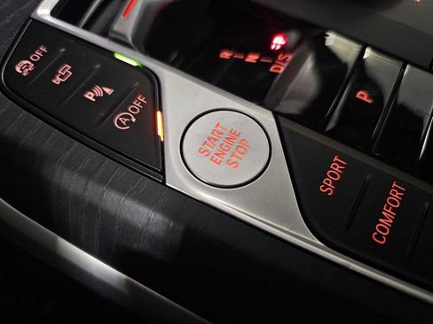 Used 2025 BMW 330i xDrive Sedan w/ M Sport Package image 28