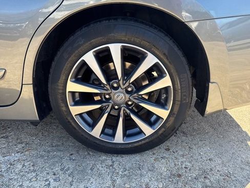 Used 2017 Nissan Altima 2.5 SV FWD image 29