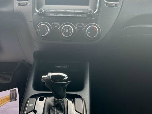 Used 2017 Kia Forte S image 7