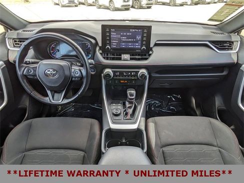 Used 2022 Toyota RAV4 SE image 17