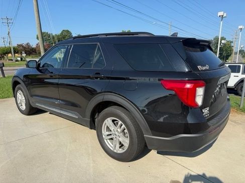 Used 2023 Ford Explorer XLT w/ Equipment Group 202A AWD/4WD image 8