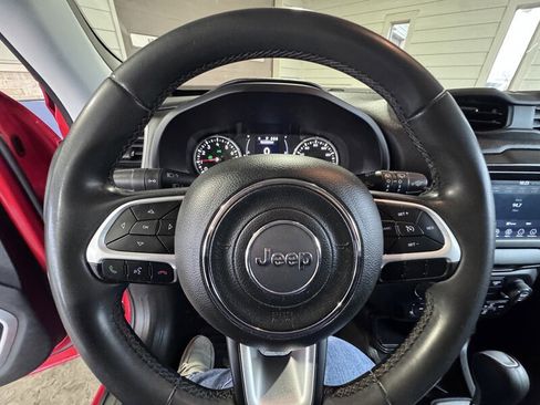 Used 2019 Jeep Renegade Latitude image 21