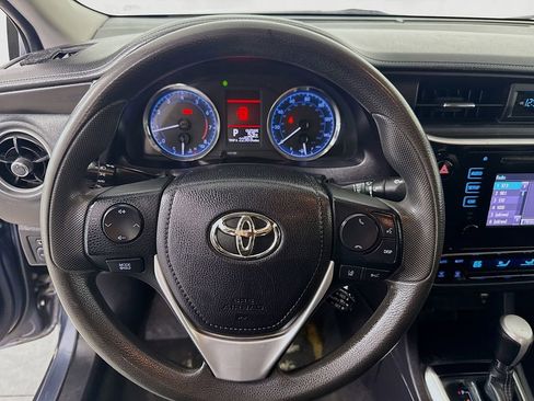 Used 2019 Toyota Corolla L image 12