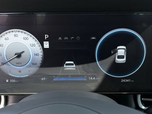 Used 2025 Hyundai Elantra SEL FWD image 15