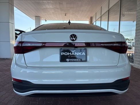Used 2025 Volkswagen Jetta Sport FWD image 7