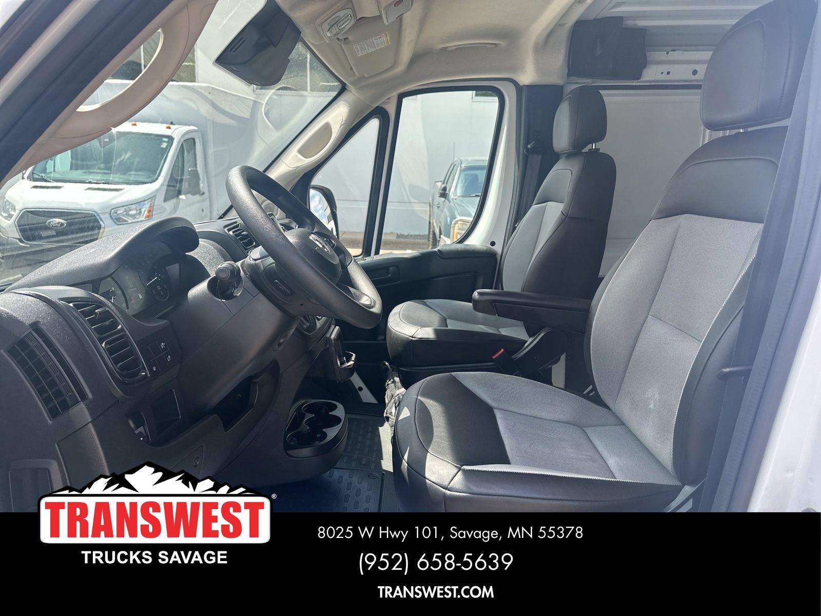 Used 2025 RAM ProMaster 2500 w/ Convenience Group FWD image 8