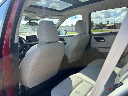Used 2024 Nissan Rogue SV w/ SV Premium Package FWD image 4