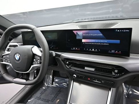 New 2026 BMW 330i xDrive Sedan w/ Convenience Package AWD/4WD image 17