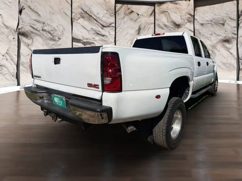 Used 2004 Chevrolet Silverado 3500 LS w/ Heavy-Duty Power Package AWD/4WD image 6