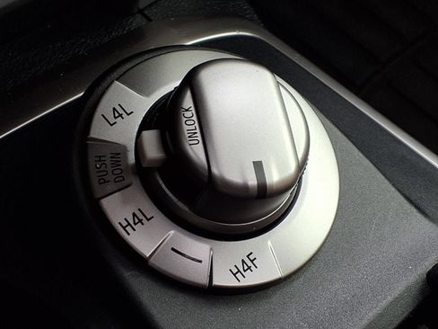 Used 2020 Toyota 4Runner Limited AWD/4WD image 25