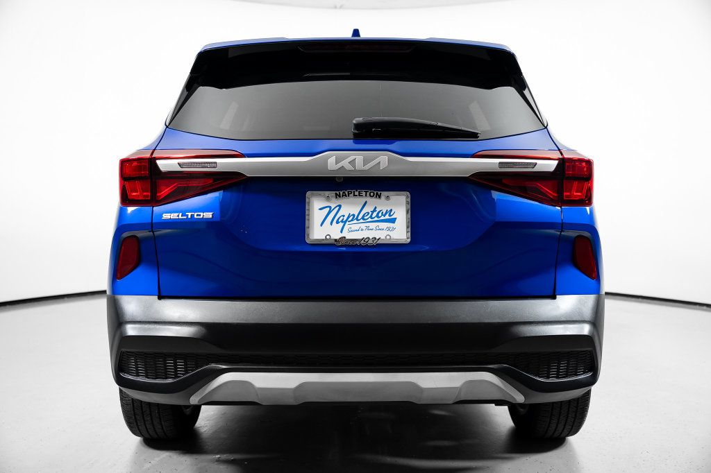 Used 2023 Kia Seltos LX AWD/4WD image 9