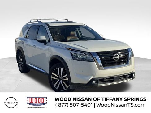Used 2024 Nissan Pathfinder Platinum w/ Cargo Package image 1