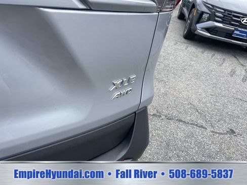 Used 2025 Toyota RAV4 XLE AWD/4WD image 6